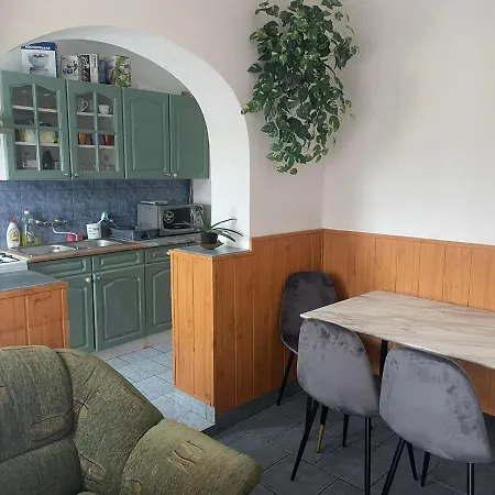 Jobarat Vendeghaz Sata